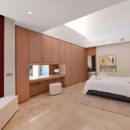 Villa 7 Bedrooms With Sea View Private Pool And Jacuzzi At 3 Km Away From The Beach *