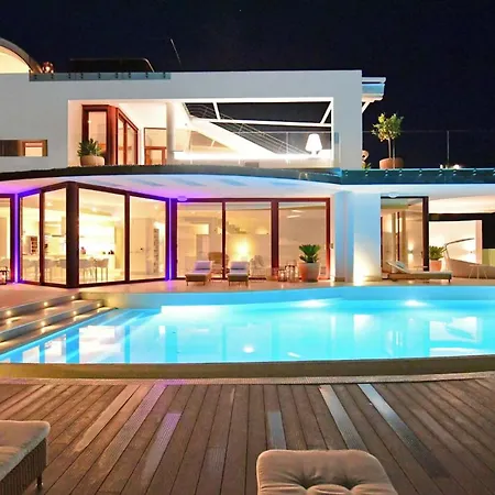 Villa 7 Bedrooms With Sea View Private Pool And Jacuzzi At 3 Km Away From The Beach *