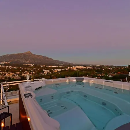 7 Bedrooms With Sea View Private Pool And Jacuzzi At 3 Km Away From The Beach Marbella